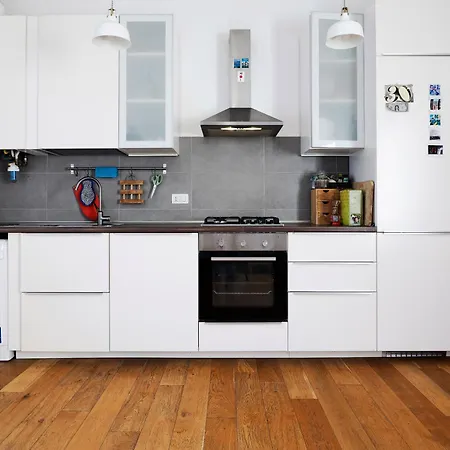 Modern Bright And Милан