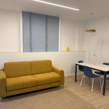 Apartman Enigmatic House With Private Garden