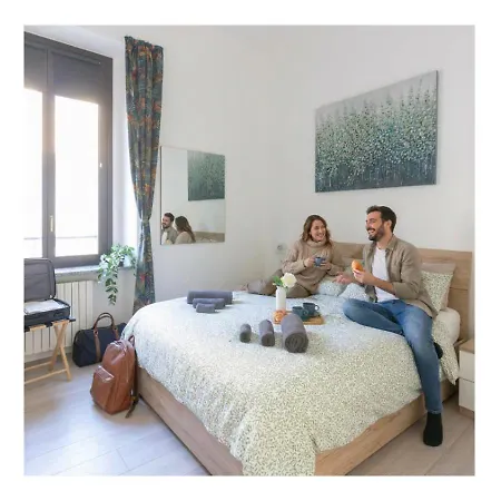 Ourjoy & Skyjoy Condo Units - Via M Gioia, 47 - Strong Wifi, 1 Private Parking, Central Station, Milan *