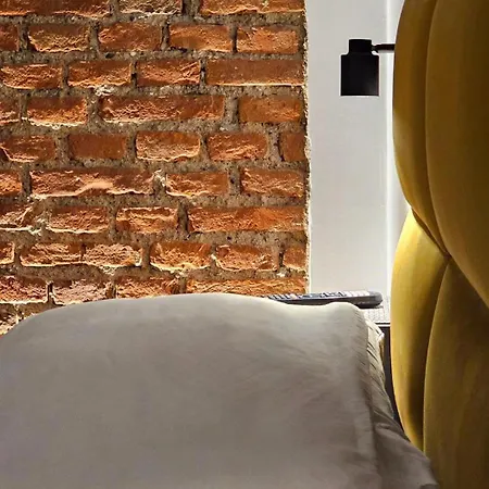 Eanna Scalo Porta Romana Prada