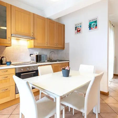 Luminoso Attico Con Garage Gratis Vicino Al Duomo E Allo Ieo Apartament *