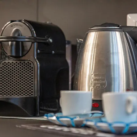 Modern In - Garage Included Milaan