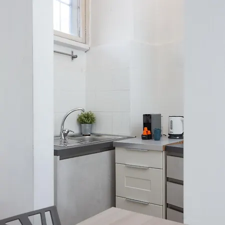 Artstay - Exclusive In Porta Romana, Free Parking Daire *