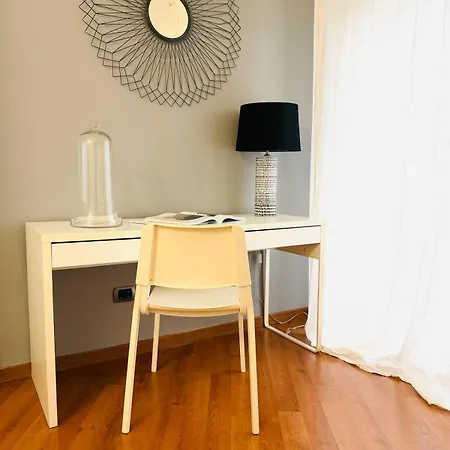 Comecasa 2 Bdr 450mt From Duomo 아파트