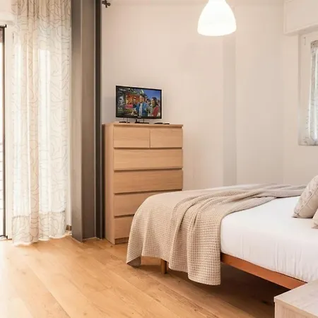 Isola Living - M3-m5 Zara Subway Apartmán