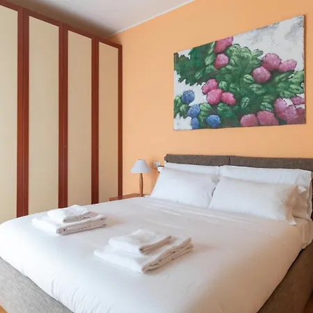 Italianway Comfort - Tolstoi 1 Апартаменты