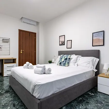 Spacious 4-bed 2-bath, 3 Min Walk To M1 Bande Nere *