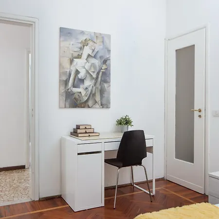 Daire Artstay - Exclusive In Porta Romana, Free Parking