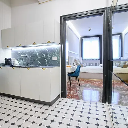 3 Minutes' Walk From The Duomo Cathedral Milan