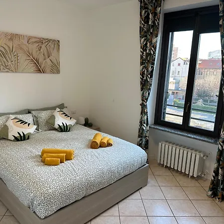 Ourjoy & Skyjoy Condo Units - Via M Gioia, 47 - Strong Wifi, 1 Private Parking, Central Station, Milan *