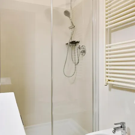 Modern Bright And Апартаменты Милан