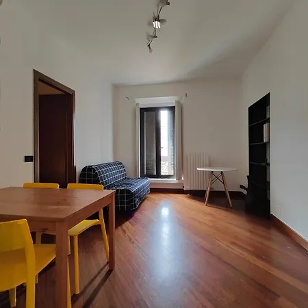 Center Urban Apt, Ac, Wifi, Metro M3 Duomo דירה