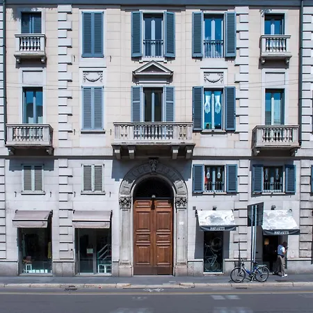 Artstay - Duomo, Spiga, Near Metro M1 * Milano