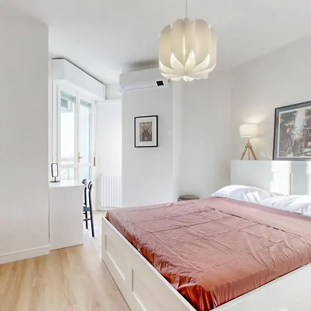 Brand New 1 Bedroom In Navigli Area * 밀라노