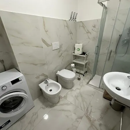 Ourjoy & Skyjoy Condo Units - Via M Gioia, 47 - Strong Wifi, 1 Private Parking, Central Station, Milan