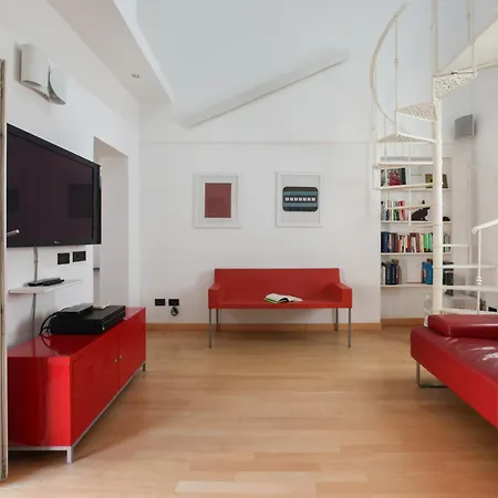 Hacca Collection - Open Space In Porta Ticinese Milan
