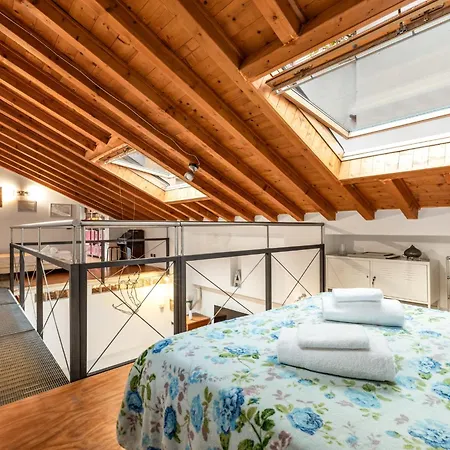 A Loft - Metro Centro- 5 Posti Apartament