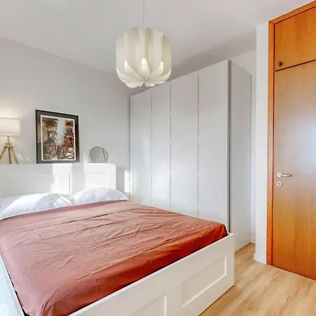 아파트 Brand New 1 Bedroom In Navigli Area *