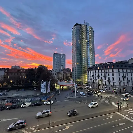 Ourjoy & Skyjoy Condo Units - Via M Gioia, 47 - Strong Wifi, 1 Private Parking, Central Station, Milan 公寓 *