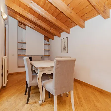 Mansarda In Piazza Duomo * Milán