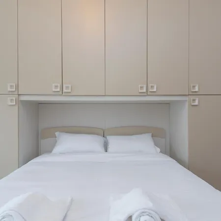 Prestigioso In Zona Tortona - Solari *