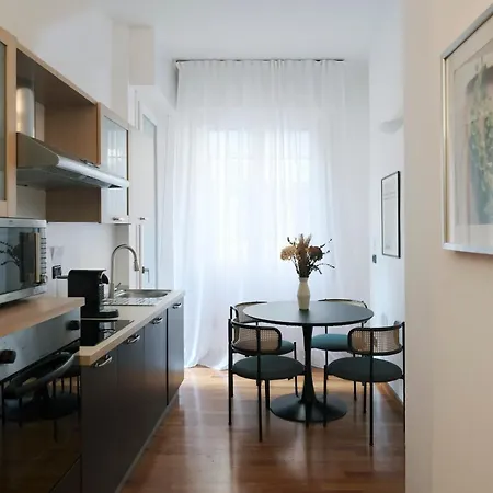 Comecasa 10 Min Walk To Duomo 2br Family Flat