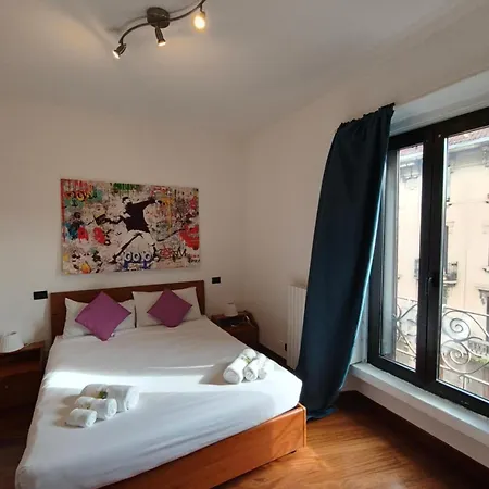 Center Urban Apt, Ac, Wifi, Metro M3 Duomo דירה