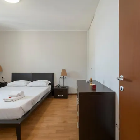 Bicocca, Free Parking, Private Garage, Metro M5 200m, Garden, Kids & Pet Friendly * Mediolan