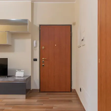 Prestigioso In Zona Tortona - Solari *