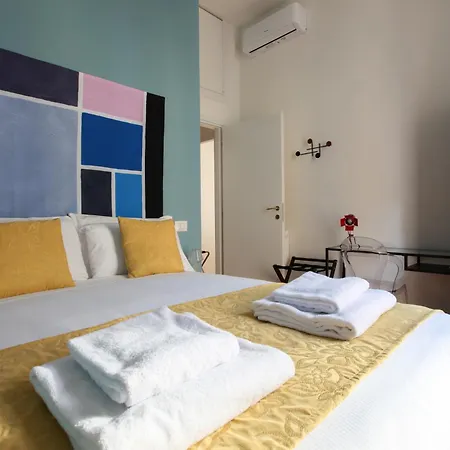 Апартаменты Hacca Collection - Chic 2br In Cool Porta Venezia District *