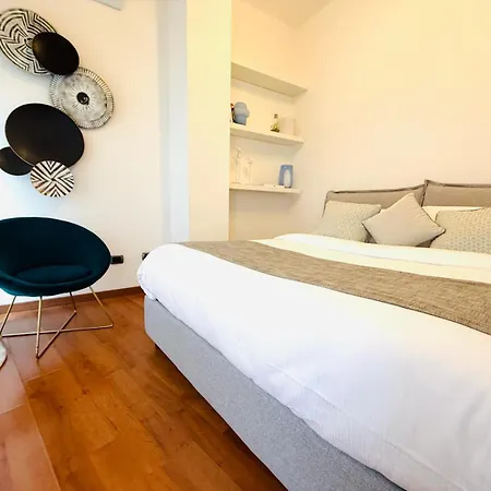 Comecasa 2 Bdr 450mt From Duomo 아파트 *