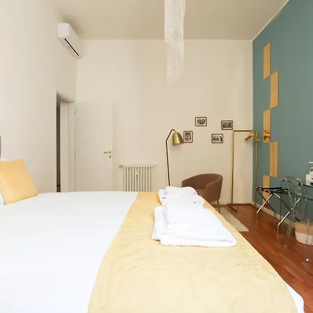 Апартаменты Hacca Collection - Chic 2br In Cool Porta Venezia District