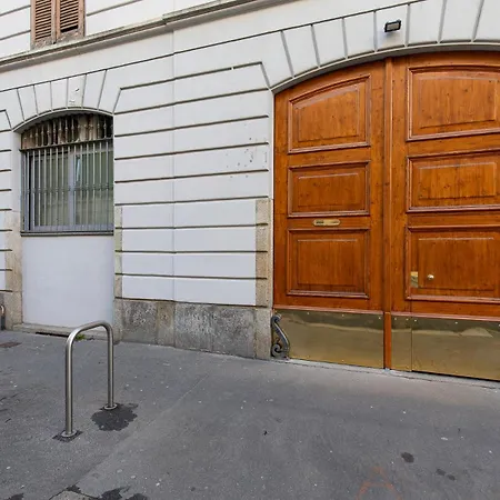 La Vecchia Milano-les Nubles Vannucci - Il Ballatoio E Il Cortile 公寓