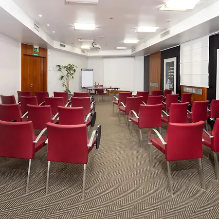 מלון Garibaldi Station By Ihg 4*