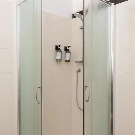 Artstay Exclusive Near Train Metro, Parking Apartamento Milán