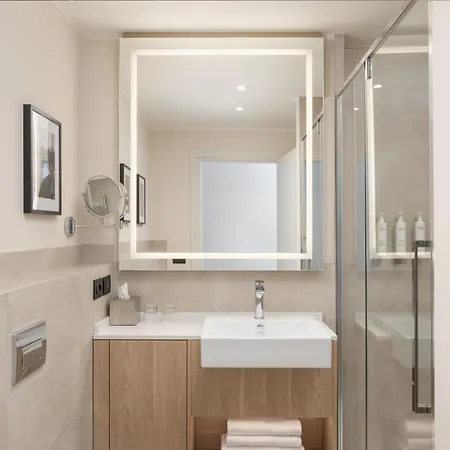 Courtyard By Marriott Linate 4* Milánó