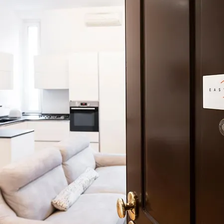 Easylife - - Lazzaro Papi 3 - Porta Romana * Milánó