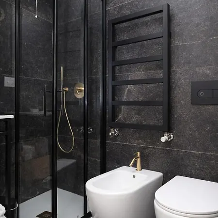 Navigli Nest Renovated With Balcony On The Naviglio 아파트