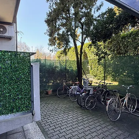 Appartement Metro House *
