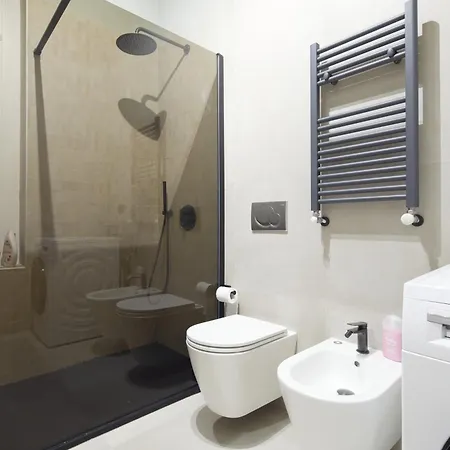 Апартаменты Brand New Steps From Citylife, Sempione, Allianz Mico - Metro Domodossola - Metro Portello - Tram Right Outside To Duomo, Brera, Cadorna Reachable In 15 Min Милан