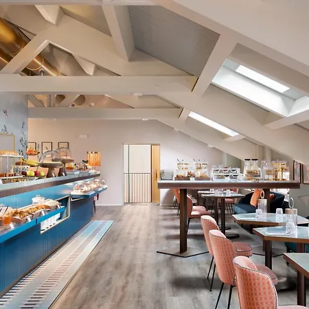 Puccini Milan, Tapestry Collection By Hilton Milan