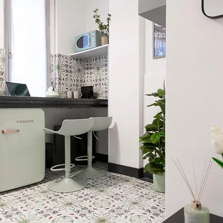 Easylife - In Via Della Spiga 3* Milánó