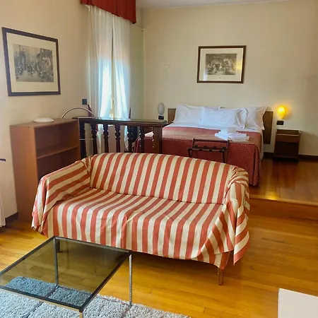 Lägenhetshotell Casa Zara & Domus Lagosta 4*