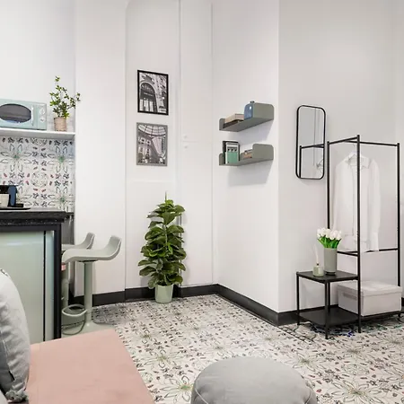 Easylife - In Via Della Spiga ゲストハウス ミラノ
