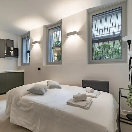 דירה 9 Min Walk From Porta Nuova, Design And Elegance