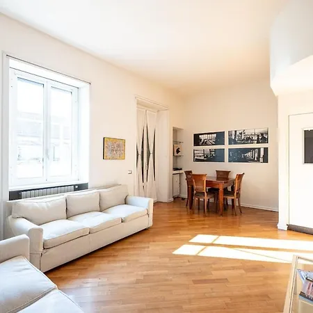 Appartement Elegant 3br 15 Min Walk To The Duomo, 2 Min To Sempione Milan