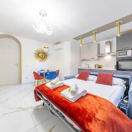 Porta Venezia 6 Posti Letto, Ampio Con Wifi شقة