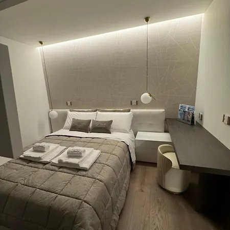 Luxury - Metropolitana M4- San Babila -stadio San Siro - Duomo - Aeroporto Linate - Castello Sforzesco