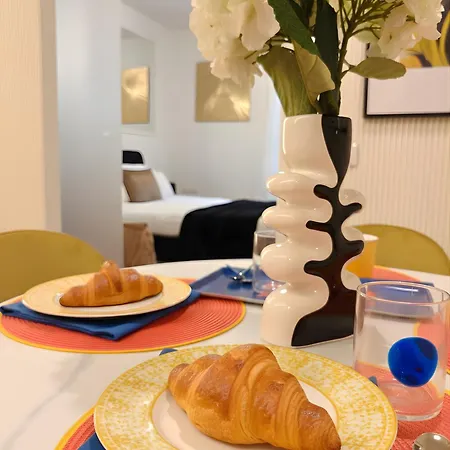 Chic Liberty Flat In Porta Venezia Center, Subway 1 Min, Ac, Wifi Apartment