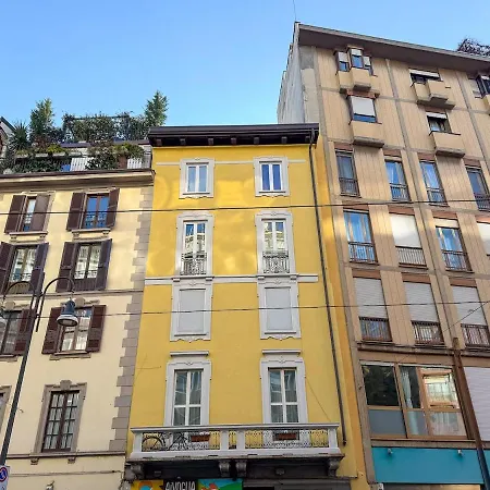 Via Torino Heart -apartment In The Heart Of